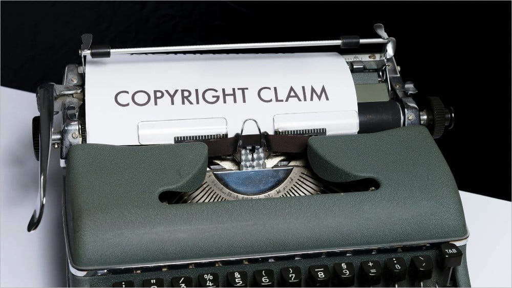 Rew Copyright Do Retrieval-Augmented Generation (RAG) Models Reduce Copyright Risk?